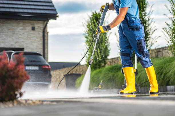 Best Deck Pressure Washing  in Karnes City, TX